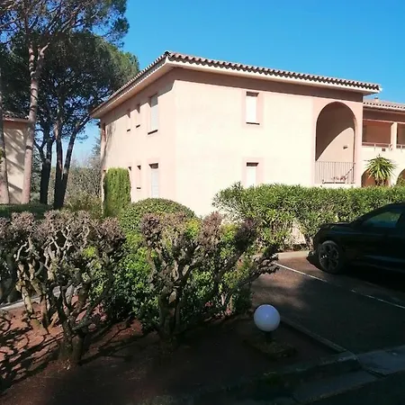 D'une Avec Piscine Partagee Terrasse Amenagee Et Wifi A Raphael A 5 Km De La Plage Apartment Saint-Raphael (Var)