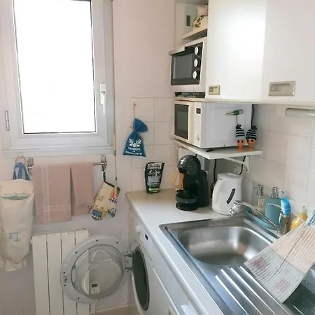 D'une Avec Piscine Partagee Terrasse Amenagee Et Wifi A Raphael A 5 Km De La Plage Saint-Raphael (Var)